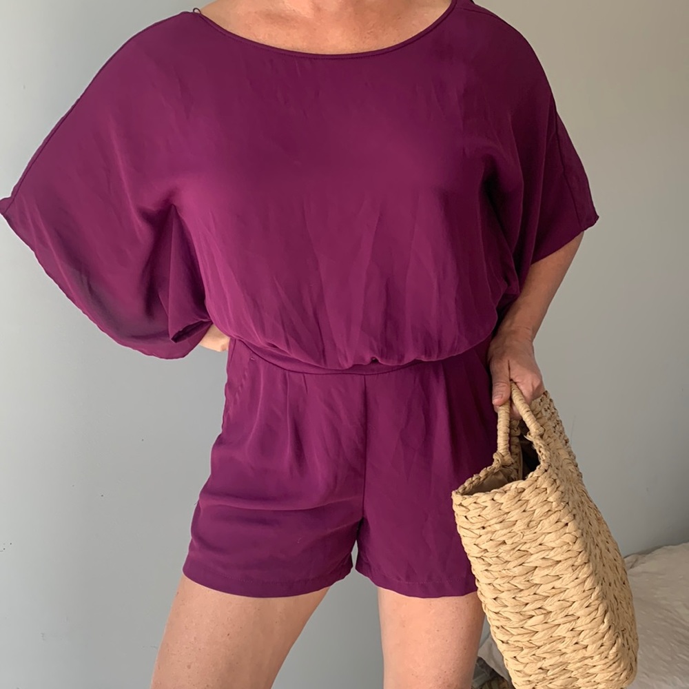 White House Black Market size 6p purple romper